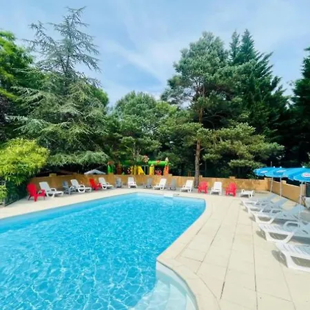 مكان تخييم 8 Pers Avec Terrasse - Api-1-52-1027 Camon (Languedoc-Roussillon)